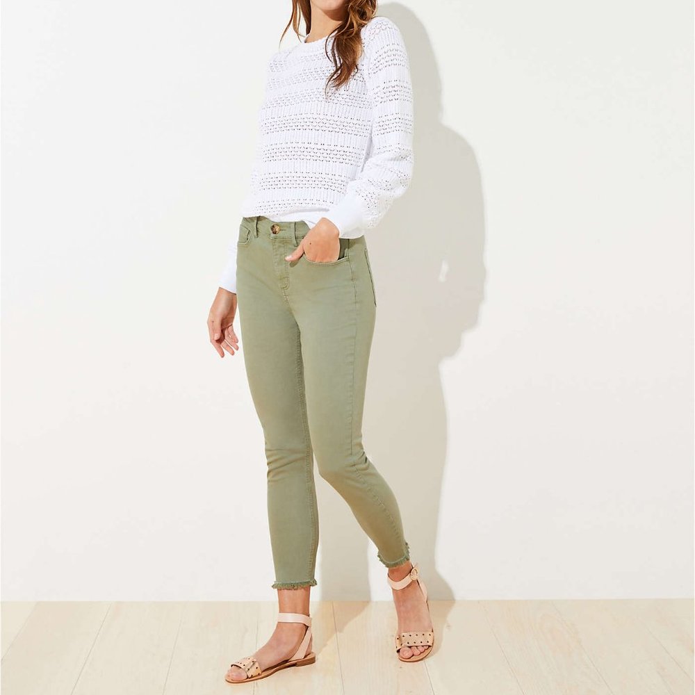 NWT LOFT Frayed High Rise Skinny Crop Jeans